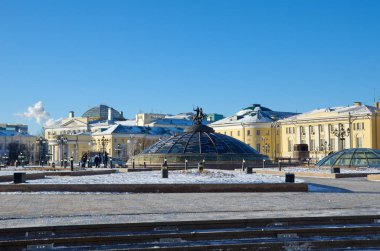 Moskova, Rusya - 9 Ocak 2018: Modacı Meydanı. Çeşme 