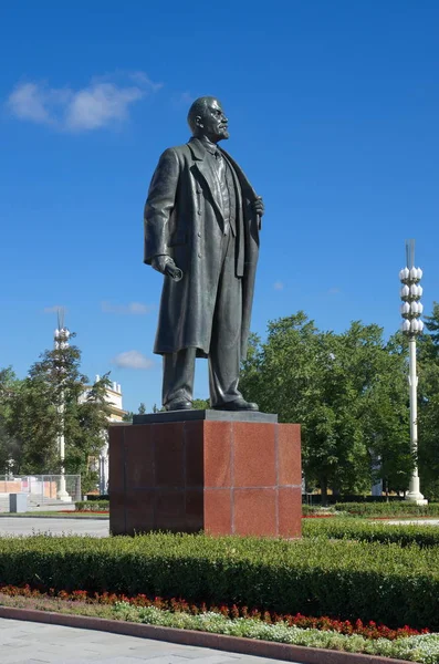 Moscow Russia August 2018 Monument Vladimir Lenin Pavilion Central Vdnh — Stock Photo, Image
