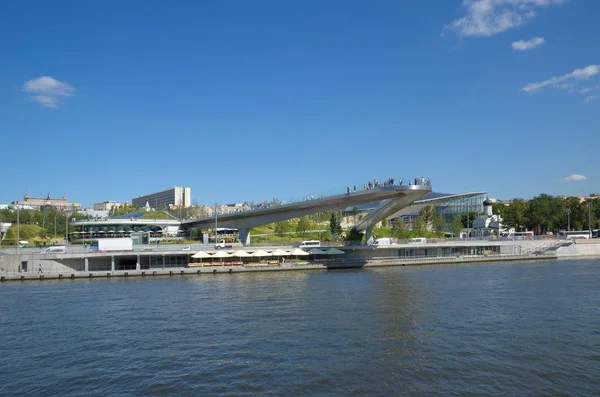 Moscú Rusia Agosto 2018 Puente Elevado Parque Natural Zaryadye Centro — Foto de Stock