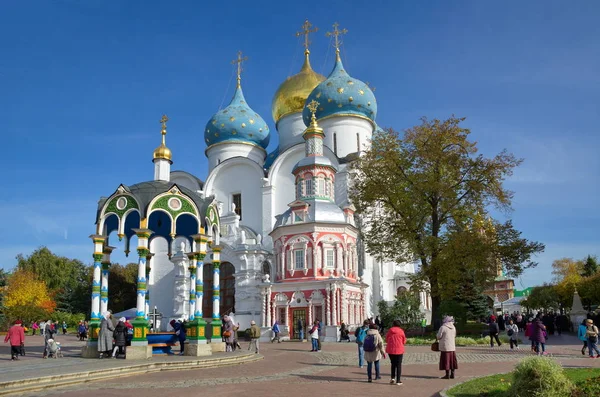 谢尔盖耶夫颇谢尔吉耶夫 俄罗斯 2018年9月9日 圣三位一体圣谢尔盖教堂修道院 — 图库照片