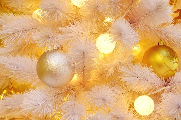 Λευκό Χριστουγεννιάτικο Δέντρο Μπάλες Φόντο — Φωτογραφία Αρχείου