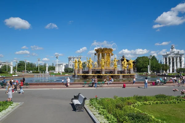 Moscú Rusia Agosto 2018 Vista Verano Fuente Amistad Los Pueblos —  Fotos de Stock