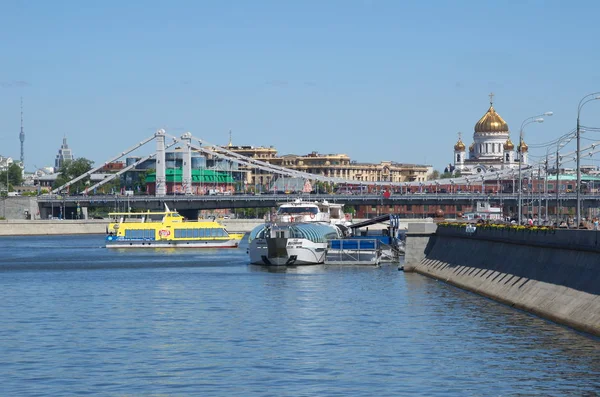 Moscou Russie Juin 2018 Vue Estivale Pont Crimée Cathédrale Christ — Photo