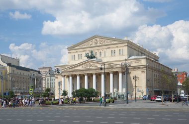 Moskova, Rusya - 16 Temmuz 2018: Yaz görünümü Bolşoy tiyatro binası