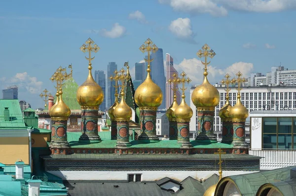 Куполи Verkhospassky Собор Кремлі Москва Собор Vernicle Verkhospassky Побудована 1635 — стокове фото