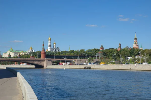 Moscú Rusia Agosto 2018 Vista Del Terraplén Moskvoretskaya Kremlin Moscú — Foto de Stock