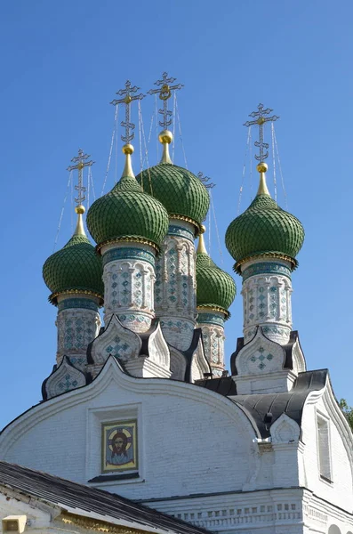 Kuppeln Der Pfarrkirche Mariä Himmelfahrt Auf Dem Iljinskaja Berg Nischni — Stockfoto
