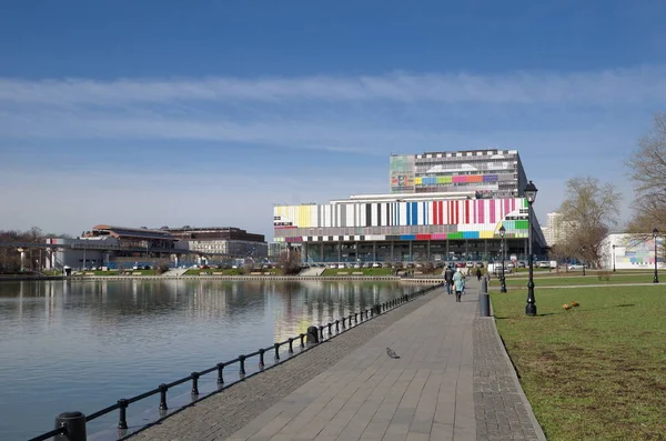 Moskau Russland April 2018 Technisches Zentrum Ostankino Und Ostankino Teich — Stockfoto