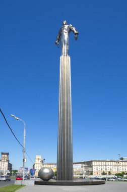Moskova, Rusya-15 Haziran 2018: Gagarin Meydanı. İlk kozmonot Yuri Gagarin Anıtı. 4 Temmuz 1980 tarihinde açıldı. Heykeltıraş P. ı. Bondarenko, mimarlar Y. B. Belopolsky, F. M. Gazhevsky 