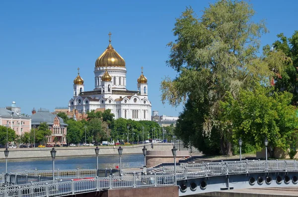 Catedral Cristo Salvador Dia Ensolarado Verão Moscou Rússia — Fotografia de Stock