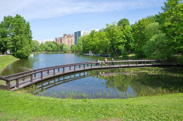 Vorontsov Park Moscow Russia Wooden Bridge Vorontsovsky Pond — Stock Photo, Image