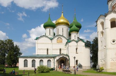 Suzdal, Rusya - 26 Temmuz 2019: Spaso-Evfimiev manastırında Spaso-Preobrazhensky. Rusya 'nın Altın Yüzüğü