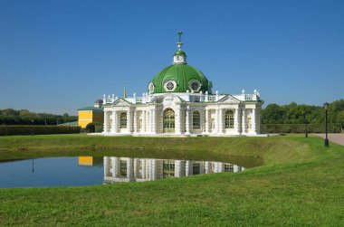 Moskova, Rusya - 30 Ağustos 2019: Güneşli bir günde 