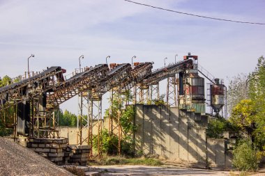 Eski Çimento tesisi iki kule