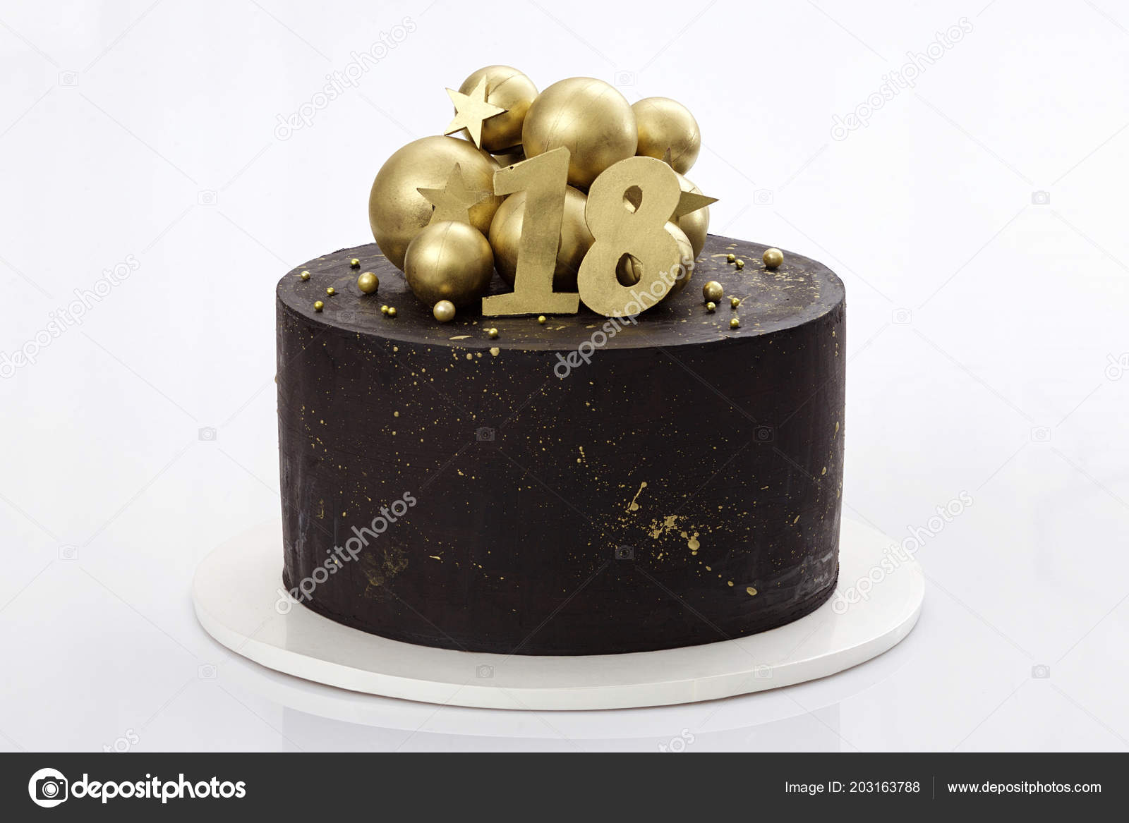 Bolos De Aniversário 18 Anos  18th birthday cake, Chocolate heart cakes,  Cake
