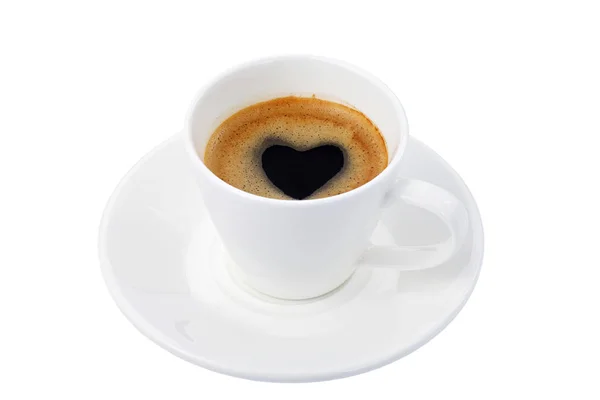 咖啡在白色的杯子白色背景独立特写视图 心形泡沫 剪切路径对象 — 图库照片