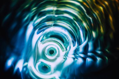 Karanlıktaki ses dalgaları