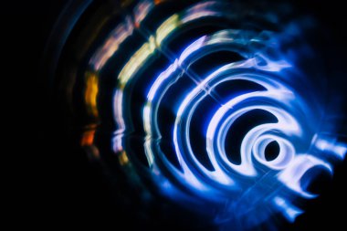 # Karanlıktaki ses dalgaları #