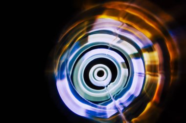 # Karanlıktaki ses dalgaları #