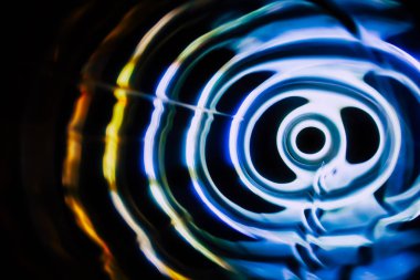 # Karanlıktaki ses dalgaları #