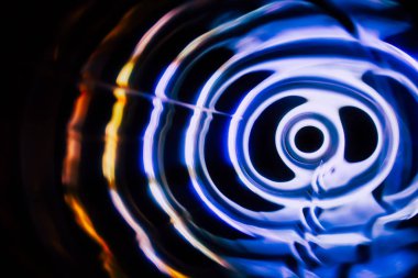 # Karanlıktaki ses dalgaları #