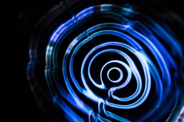 Karanlıktaki ses dalgaları