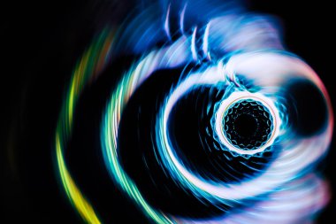 # Karanlıktaki ses dalgaları #