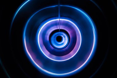 # Karanlıktaki ses dalgaları #