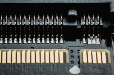 Elektronik devre bulanıkbilgisayar kartı. Bulanıkelektronik devre bilgisayarı kapatın