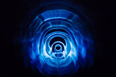 Karanlıktaki ses dalgaları