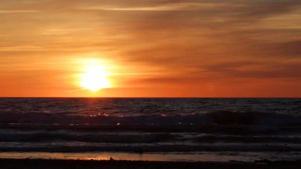 Πολύ Όμορφο Ηλιοβασίλεμα Στη Βαλτική Θάλασσα Καλίνινγκραντ — Αρχείο Βίντεο