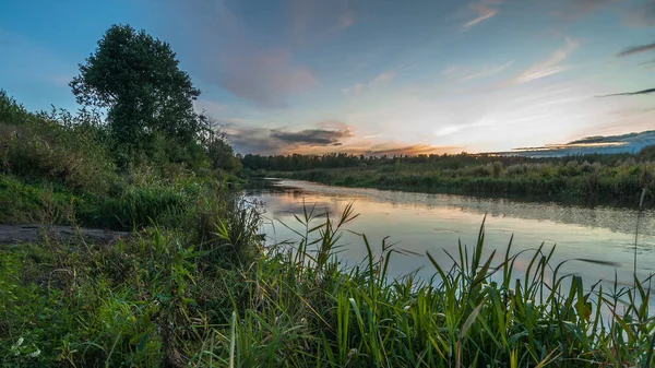 Pittoreske Avond Landschap Hemel Prachtig Verlicht Door Ondergaande Zon Een — Stockfoto