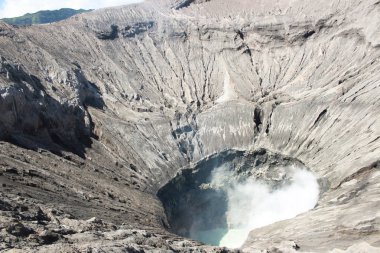 Bromo Tengger 'daki Bromo volkanı krateri Semeru Ulusal Parkı, Doğu Java, Endonezya