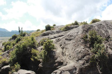 Mount Bromo, Mount Bromo Bromo Tengger Semeru Milli Parkı'nda, Doğu Java, Endonezya krater kayalarda