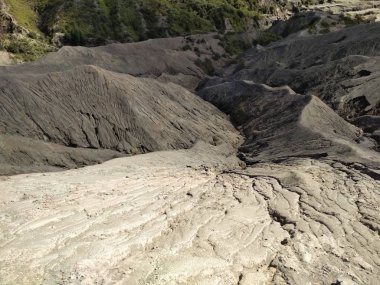 Mount Bromo, Mount Bromo Bromo Tengger Semeru Milli Parkı'nda, Doğu Java, Endonezya krater kayalarda