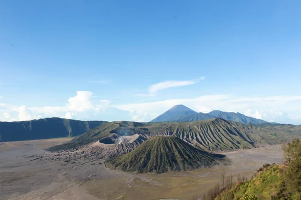 印度尼西亚东爪哇腾格国家公园的布罗莫山 — 图库照片