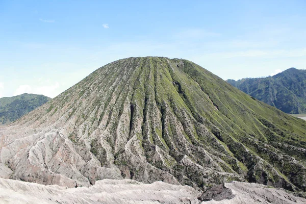Kawah Bromo, Mount Bromo bir aktif yanardağ ve Doğu Java, Endonezya Tengger massif parçası olduğunu