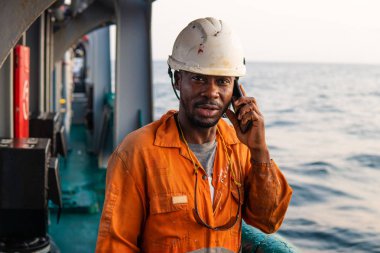 Güverte gemi veya gemi deniz güverte subayı veya Şef dostum