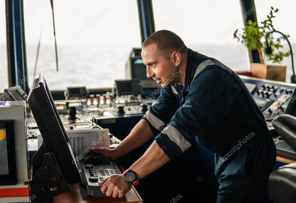 Marine navigational officer or chief mate on navigation watch