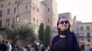 Etrafa ve Şehir Meydanı, turizm kavram yürümeye iş kadını