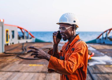 Güverte gemi veya gemi deniz güverte subayı veya Şef dostum
