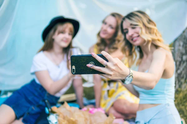 Group of girls friends take selfie photo — Stock Photo, Image