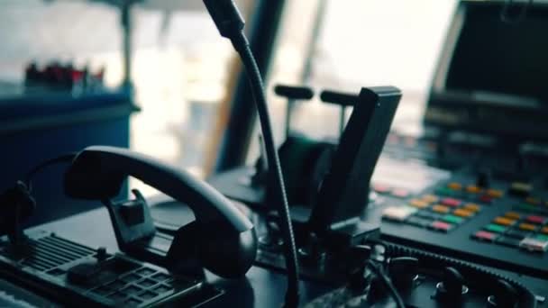 Brücke Schiffsausrüstung von Offshore dp Schiff — Stockvideo