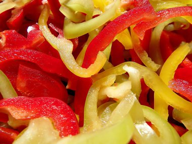 Arka plan taze dilimlenmiş taze dilimlenmiş biber biber renkli