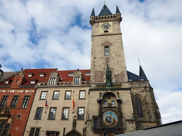 プラハの古い町市庁舎を表示 チェコ 旧市街広場 プラハの天文時計からプラハ Orloj — ストック写真