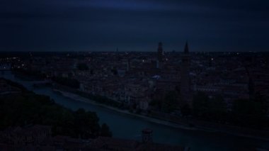 Verona şehir manzarası timelapse gece gün