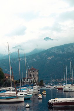 Avrupa. İtalya. Yaz. Seyahat için güzel bir yer.