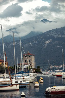 Avrupa. İtalya. Yaz. Seyahat için güzel bir yer.