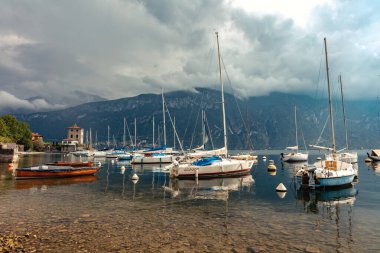 Avrupa. İtalya. Yaz. Seyahat için güzel bir yer.