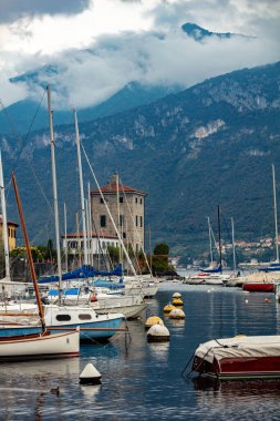 Avrupa. İtalya. Yaz. Seyahat için güzel bir yer.